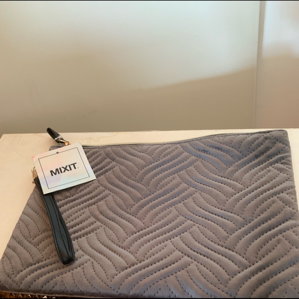 Mix it gray wristlet bag